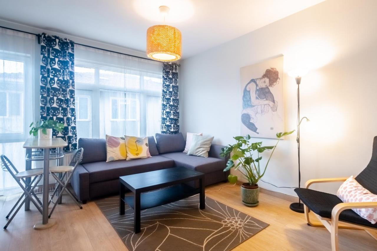 Flat With Balcony Near Bull Statue In Kadikoy Apartment Istanbul Bagian luar foto