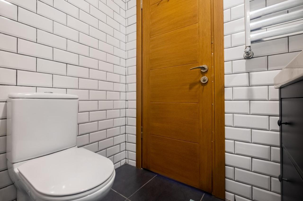 Flat With Balcony Near Bull Statue In Kadikoy Apartment Istanbul Bagian luar foto